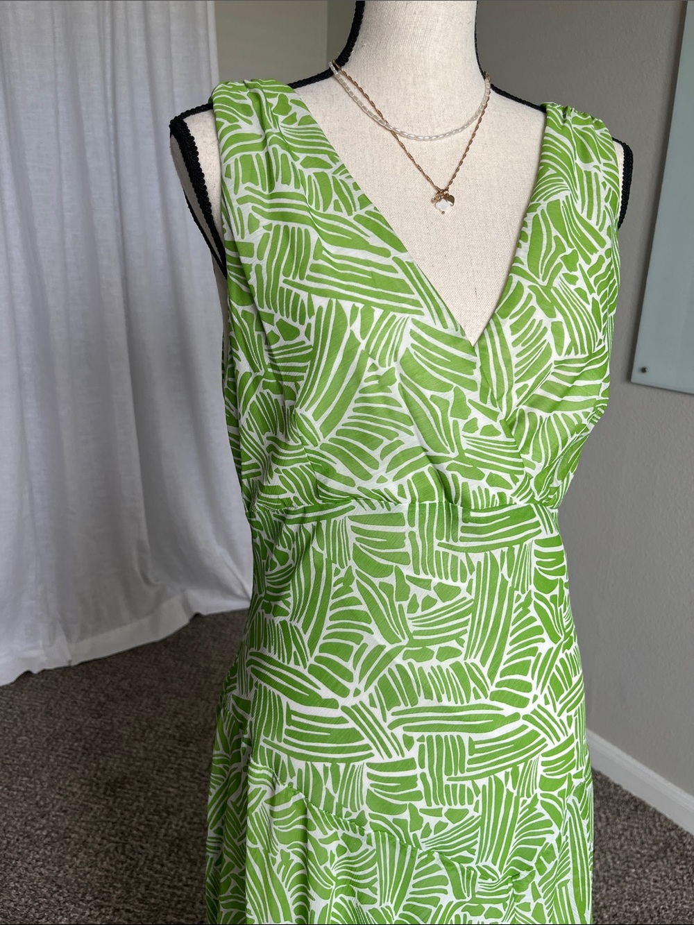 Green Ivory Abstract Brushstroke Print Midi Dress Asymmetrical Hem Size 10/12 - Picture 2 of 9